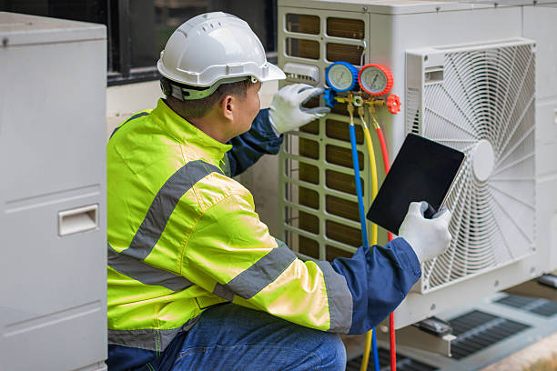 Professional Hvac Maintenance technician working in Chantilly, VA